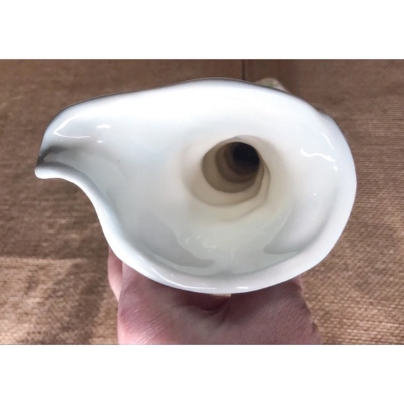 Vintage Red Berry Cornucopia Vase Porcelain Cottage Fairy Grandma Core - Picture 4 of 6